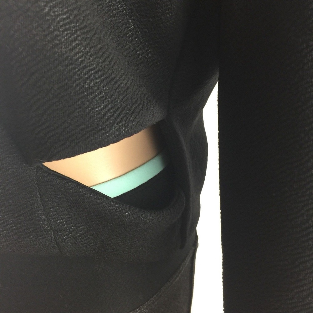 Express Cropped Top Cut Out Long Sleeve V Neck - Picture 4 of 8